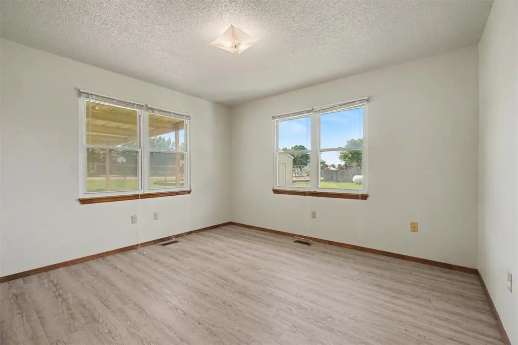 Photo 18 — 414 E Broadway Street, Leedey, OK 73654