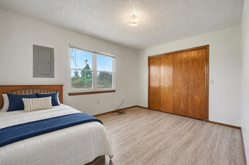Photo 21 — 414 E Broadway Street, Leedey, OK 73654