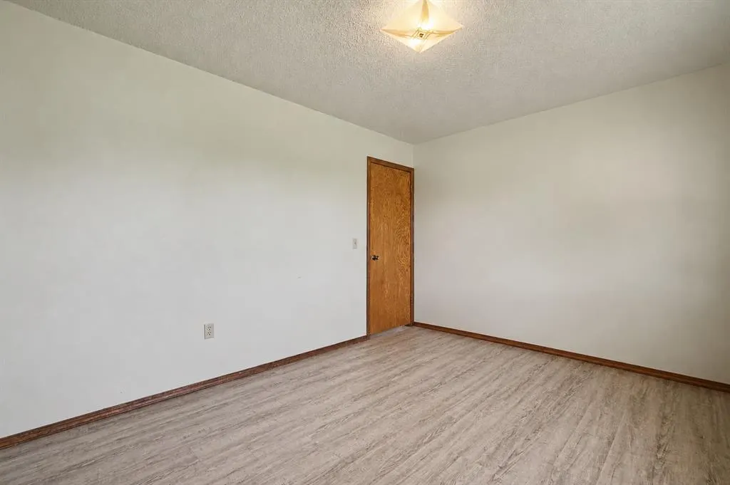 Photo 22 — 414 E Broadway Street, Leedey, OK 73654
