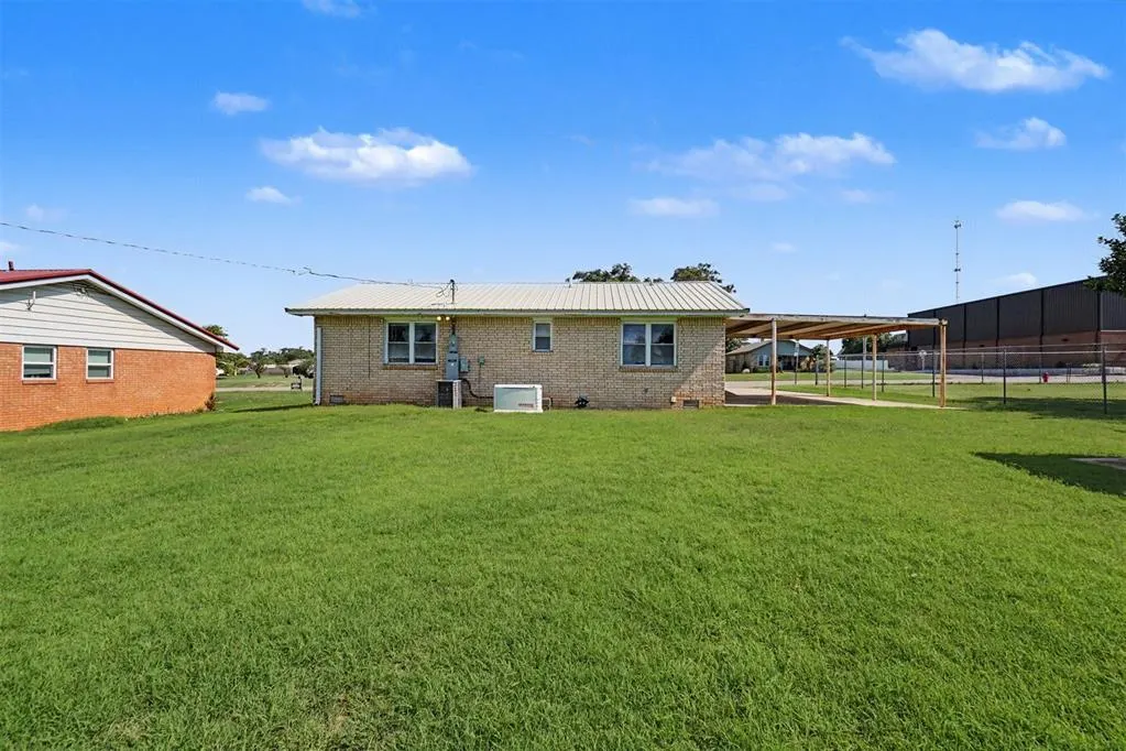 Photo 25 — 414 E Broadway Street, Leedey, OK 73654
