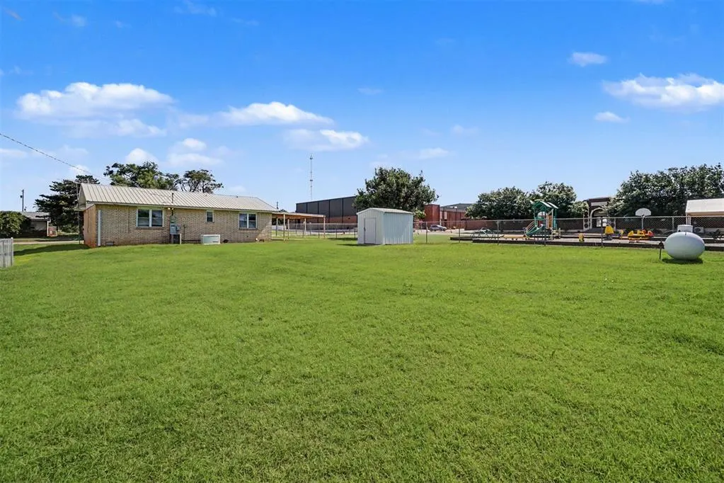 Photo 27 — 414 E Broadway Street, Leedey, OK 73654