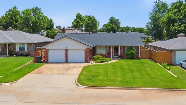 Photo 3 — 3608 Gardenview Drive, Oklahoma City, OK 73110