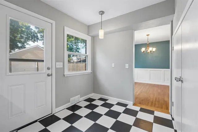 Photo 5 — 2736 NW 27th Street, Oklahoma City, OK 73107