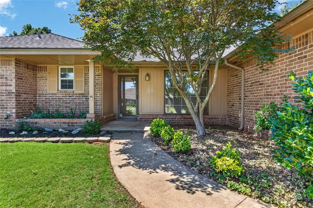 Photo 2 — 1200 Rockwood Drive, Edmond, OK 73013