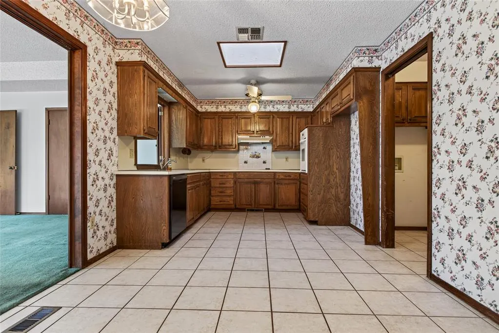 Photo 15 — 1200 Rockwood Drive, Edmond, OK 73013