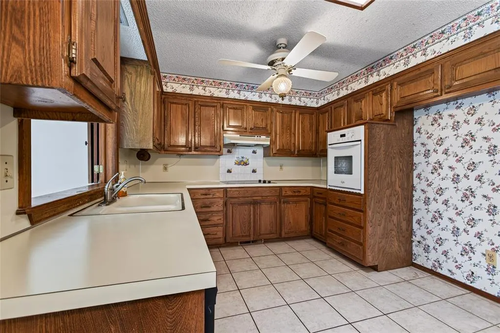 Photo 17 — 1200 Rockwood Drive, Edmond, OK 73013