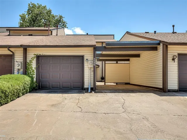 Front exterior — 4606 Hemlock Lane, Oklahoma City, OK 73162