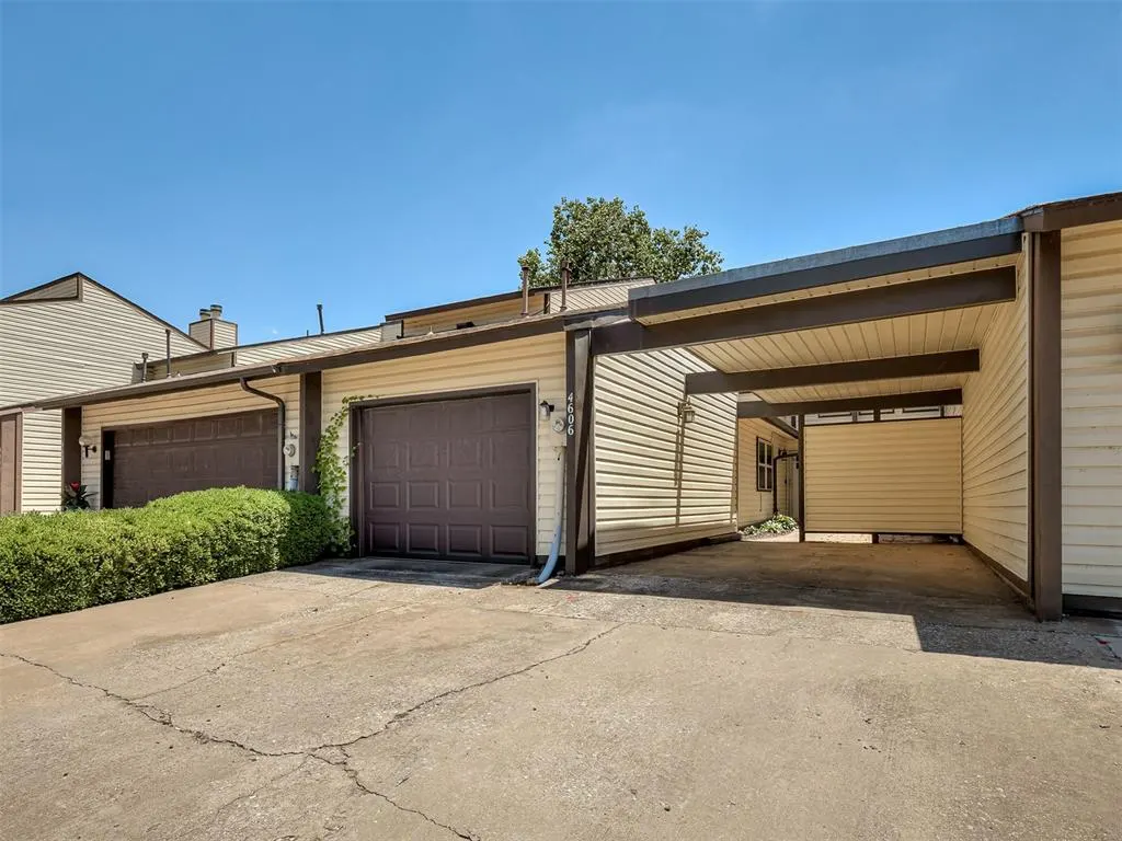Photo 2 — 4606 Hemlock Lane, Oklahoma City, OK 73162