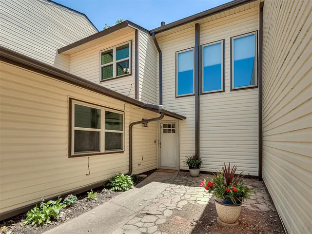 Photo 4 — 4606 Hemlock Lane, Oklahoma City, OK 73162