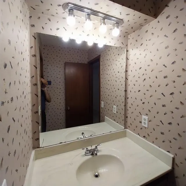 Photo 4 — 3720 Windswest Court, Oklahoma City, OK 73179