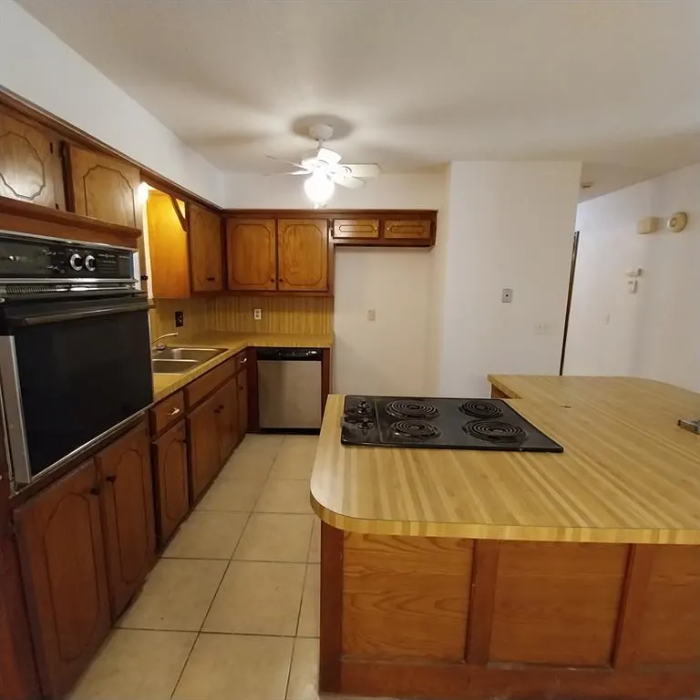 Photo 11 — 3720 Windswest Court, Oklahoma City, OK 73179