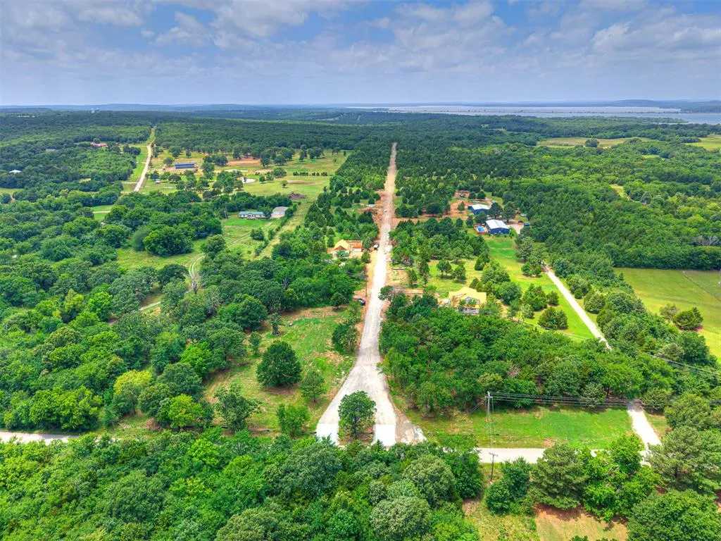 Photo 3 — 13 Emberlyn Lane, Eufaula, OK 74432