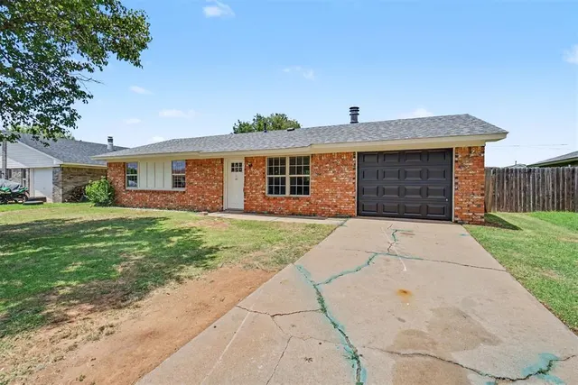 Photo 5 — 609 Libra Street, Altus, OK 73521