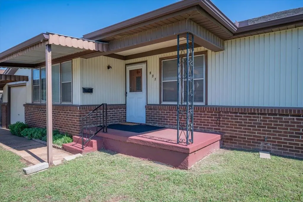 Front exterior — 937 SW 34 Street, Oklahoma City, OK 73109