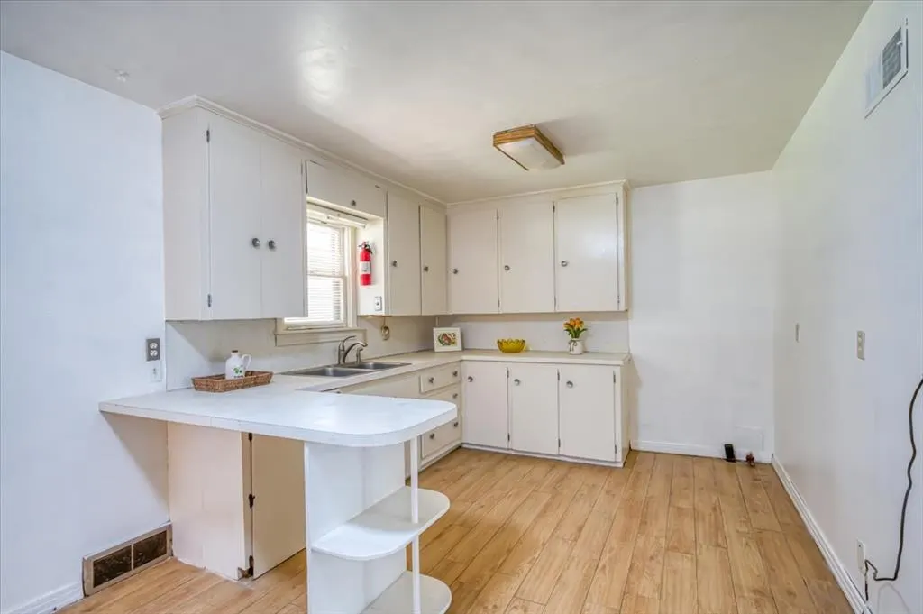 Photo 9 — 937 SW 34 Street, Oklahoma City, OK 73109