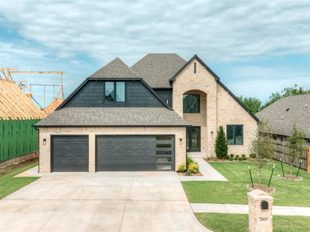 Front exterior — 2805 Deer Valley Lane, Yukon, OK 73099