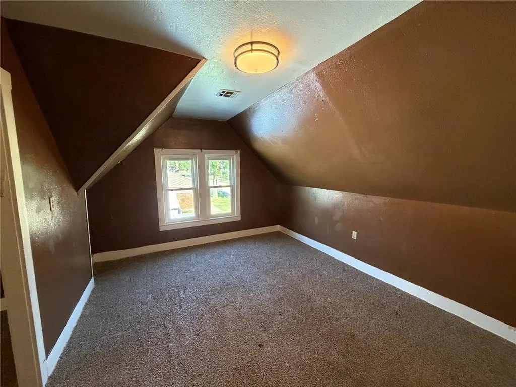 Photo 11 — 221 N Barker Avenue, El Reno, OK 73036