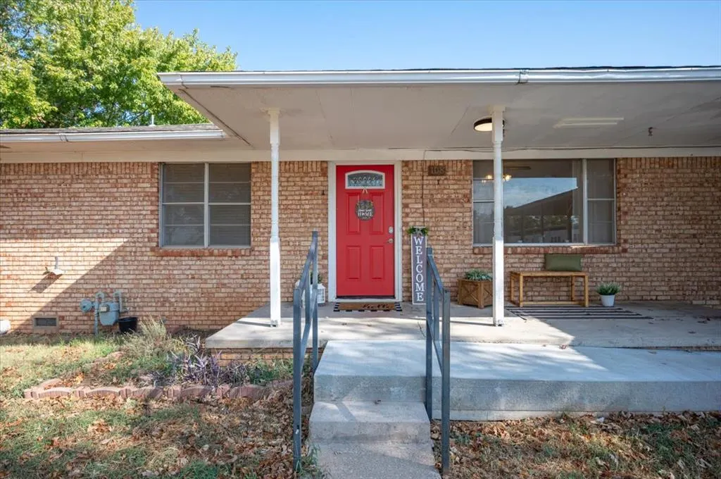 Front exterior — 108 W Paul Street, Elmore City, OK 73433