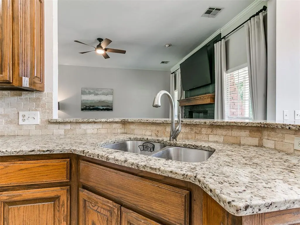 Photo 16 — 7212 Sapphire Lane, Oklahoma City, OK 73150