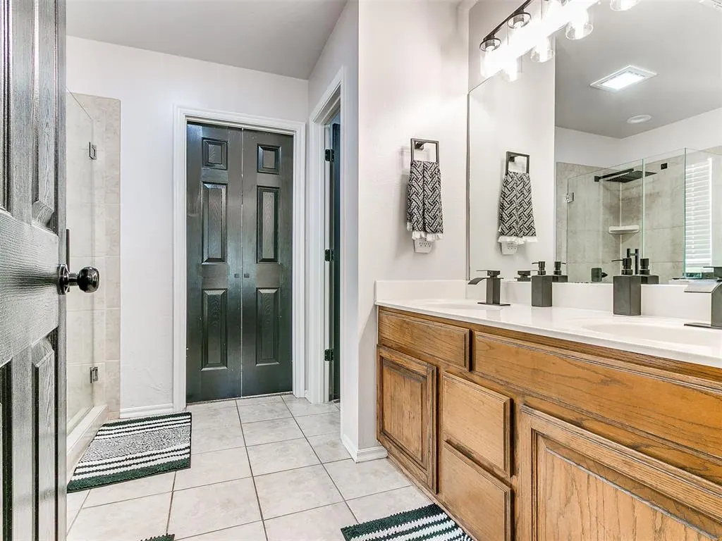 Photo 21 — 7212 Sapphire Lane, Oklahoma City, OK 73150