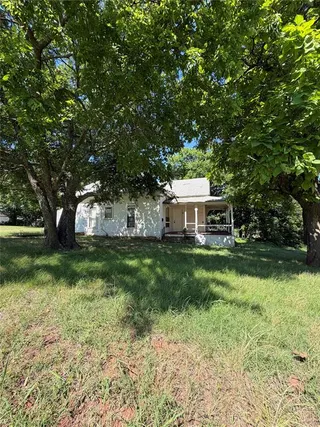 Sold home at 523 E 10th Street