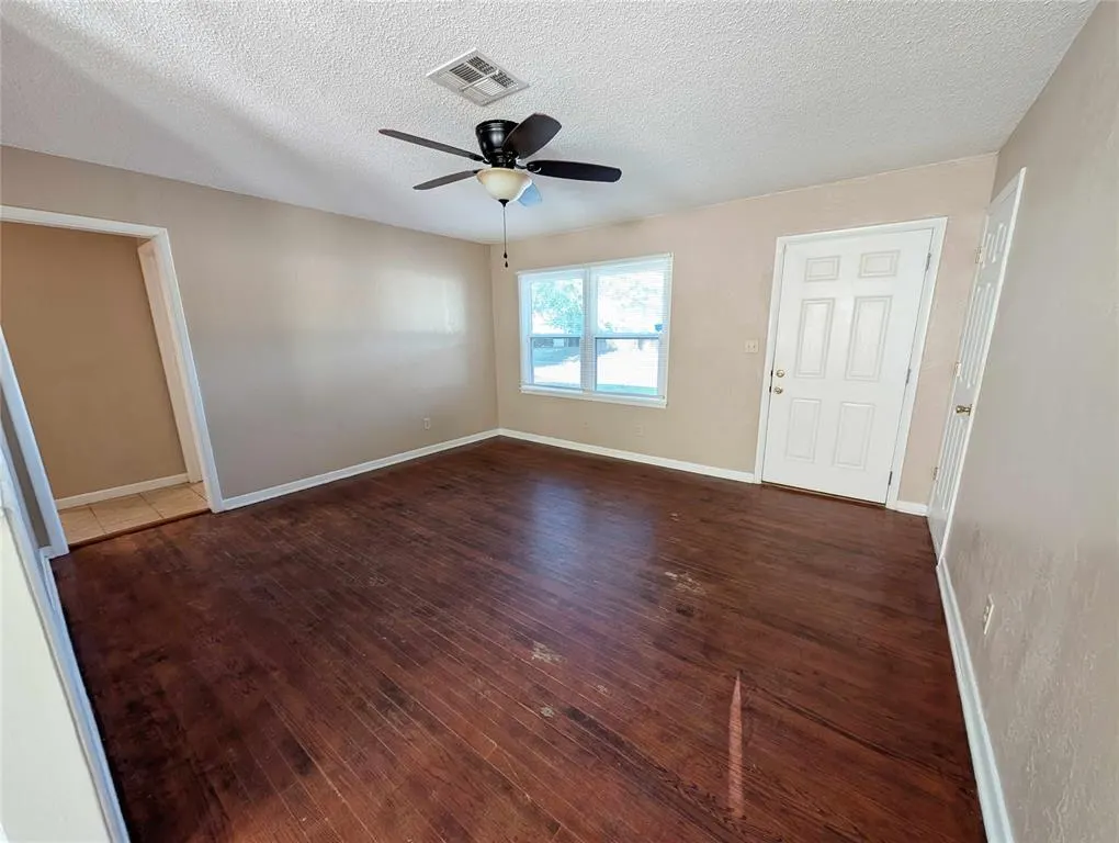 Photo 4 — 5600 S Rockwood Avenue, Oklahoma City, OK 73119
