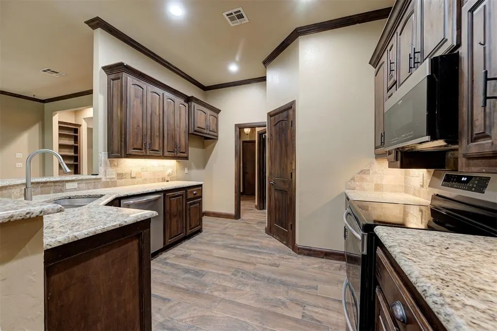 Photo 10 — 14503 E Wilshire Boulevard, Jones, OK 73049