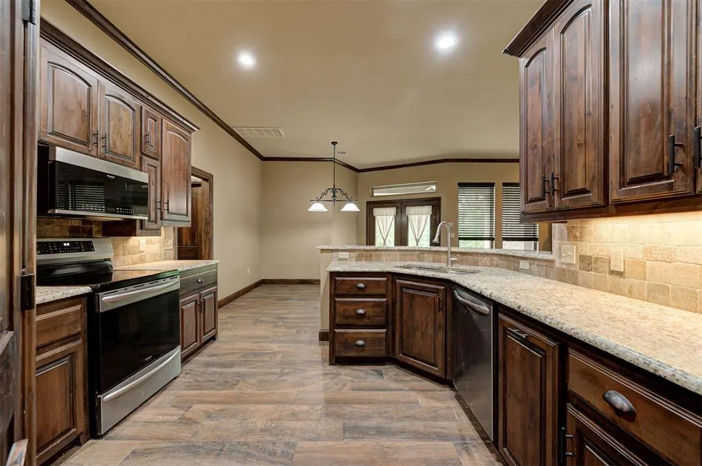 Photo 11 — 14503 E Wilshire Boulevard, Jones, OK 73049