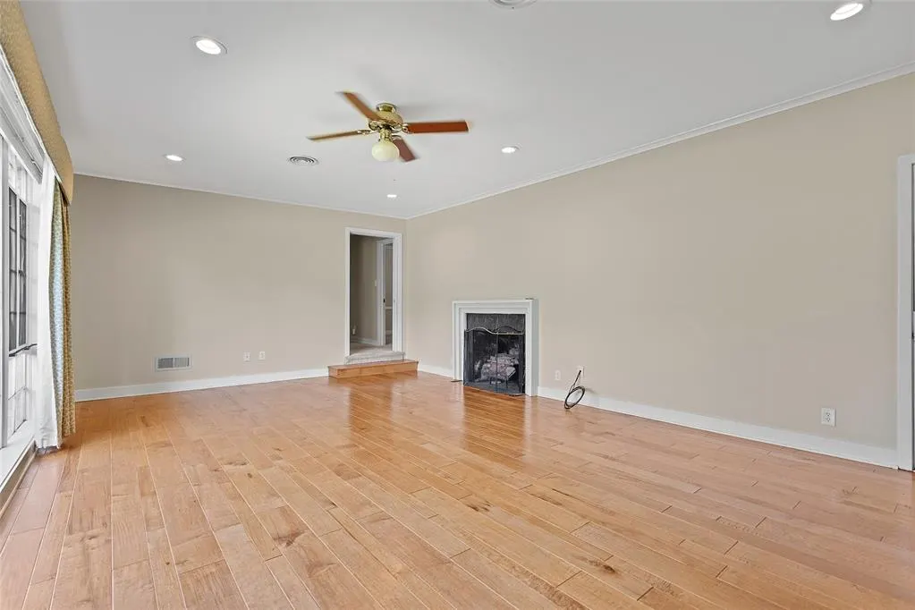 Photo 5 — 1616 SW 6th Street, Ardmore, OK 73401