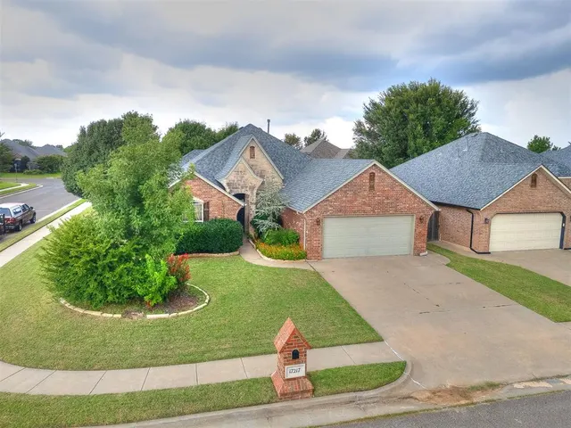 Photo 2 — 17217 Picasso Drive, Oklahoma City, OK 73170