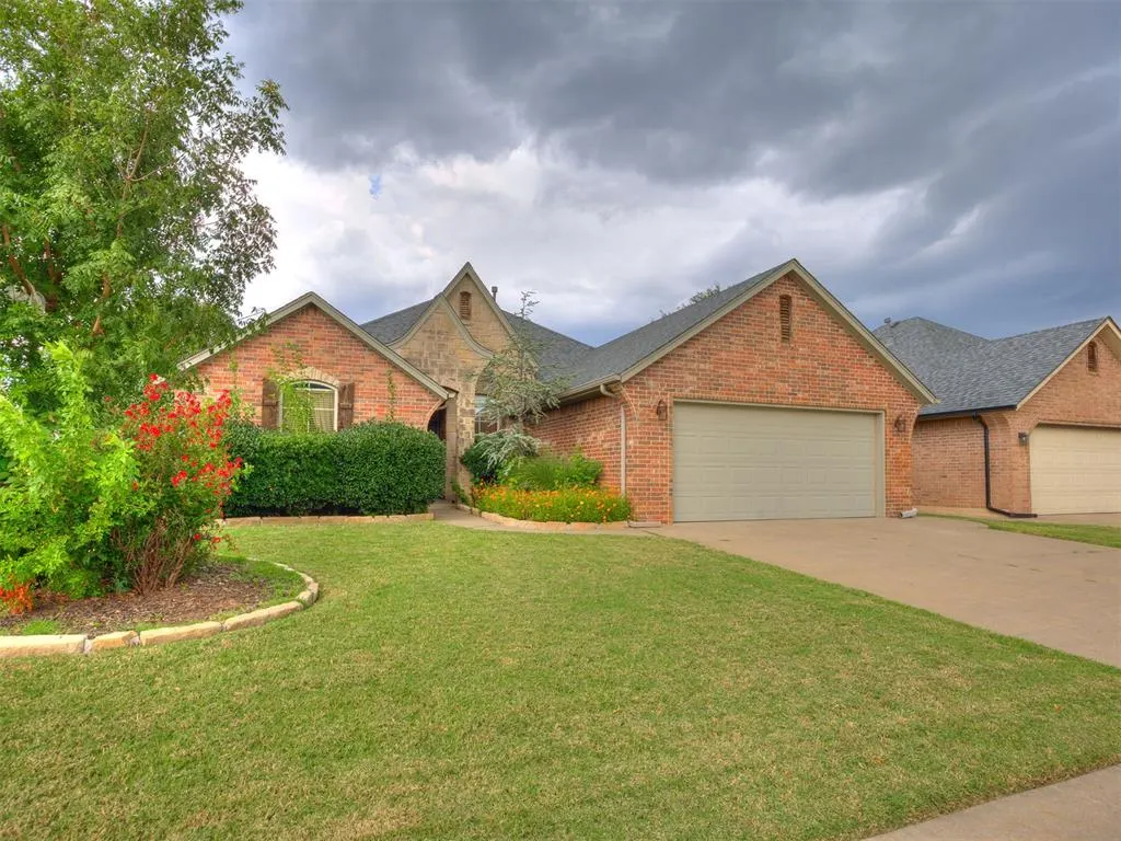 Photo 5 — 17217 Picasso Drive, Oklahoma City, OK 73170