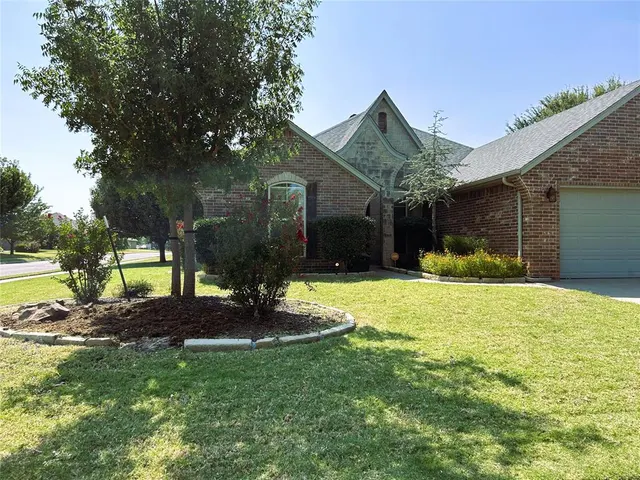 Photo 4 — 17217 Picasso Drive, Oklahoma City, OK 73170