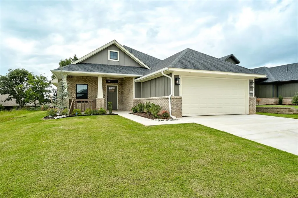 Photo 2 — 4840 Indigo Lane, Edmond, OK 73034