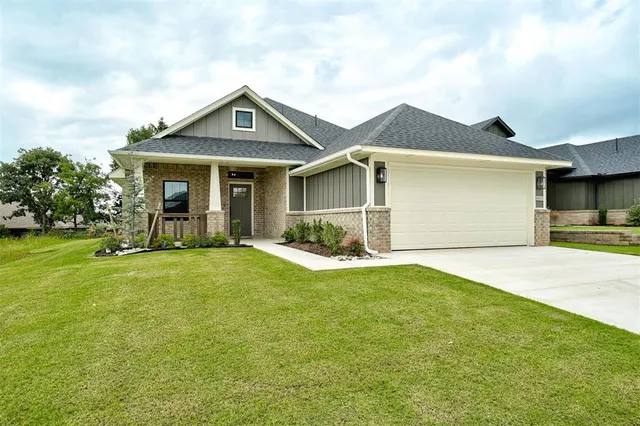Photo 2 — 4840 Indigo Lane, Edmond, OK 73034