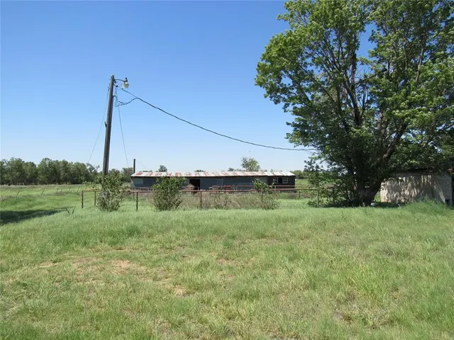 Front exterior — NE County Rd 208 Street, Altus, OK 73521