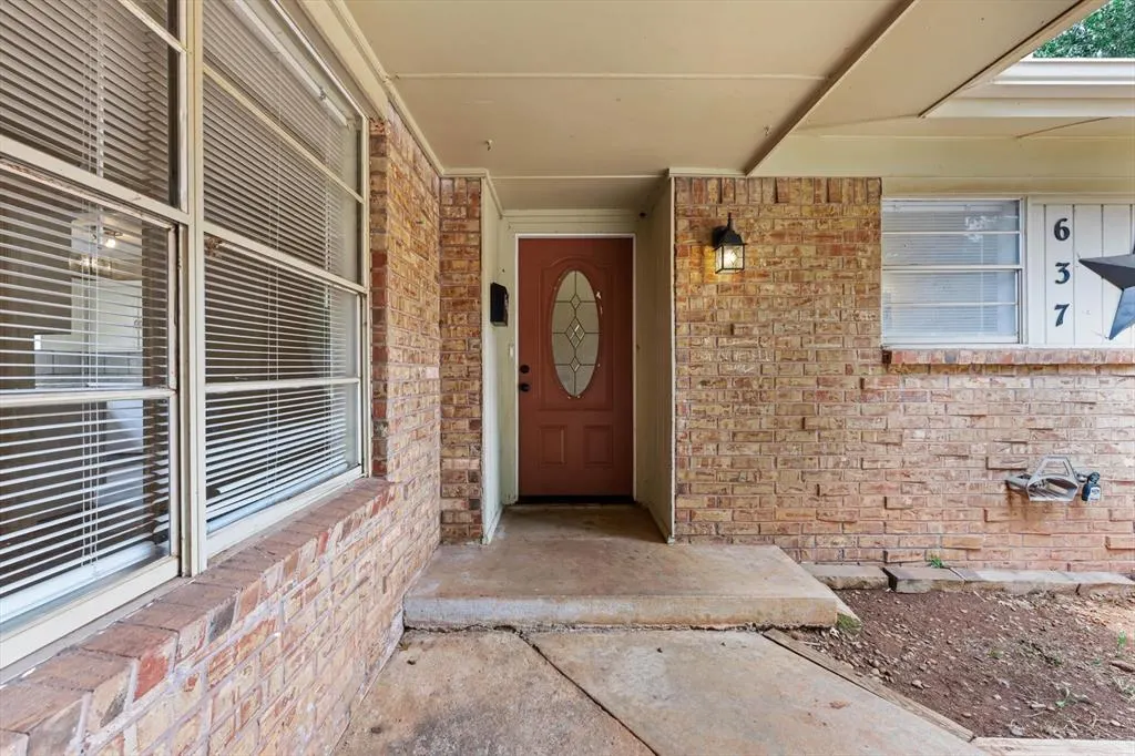 Photo 3 — 637 Redstone Avenue, Edmond, OK 73013