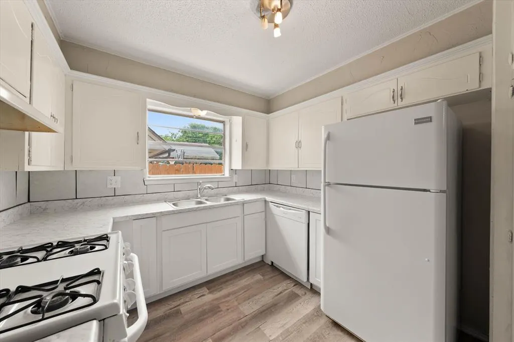Photo 7 — 637 Redstone Avenue, Edmond, OK 73013