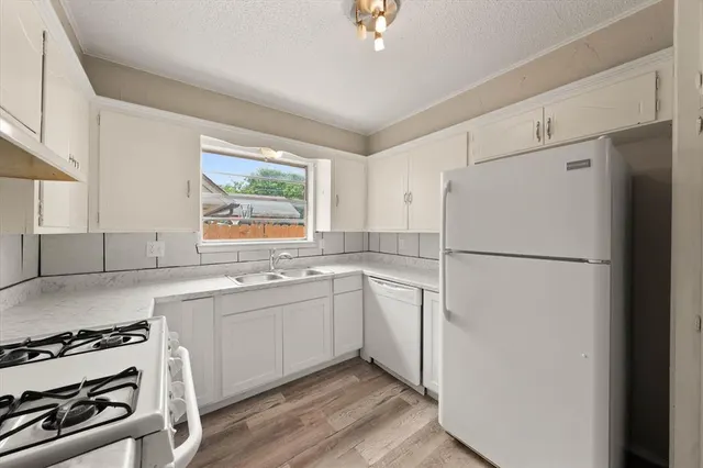 Photo 7 — 637 Redstone Avenue, Edmond, OK 73013