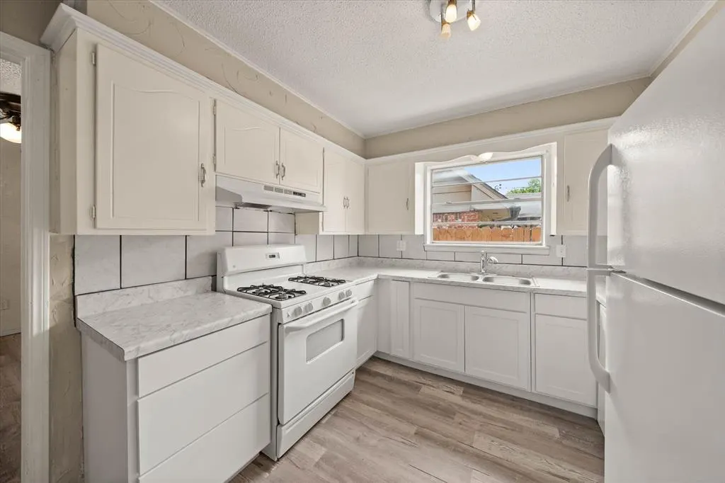 Photo 8 — 637 Redstone Avenue, Edmond, OK 73013
