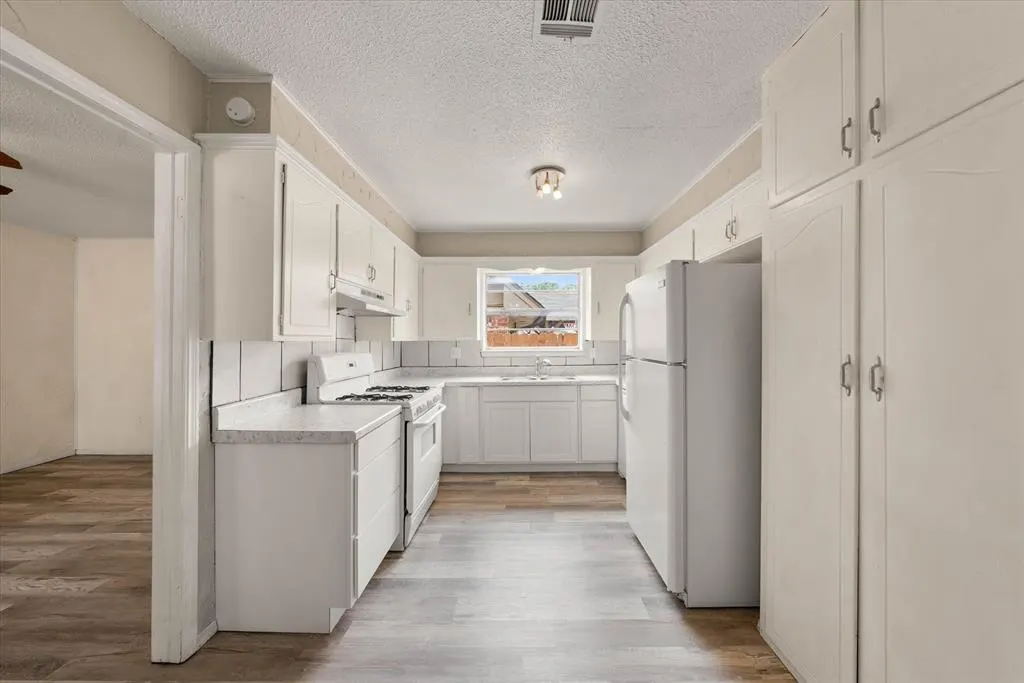 Photo 10 — 637 Redstone Avenue, Edmond, OK 73013