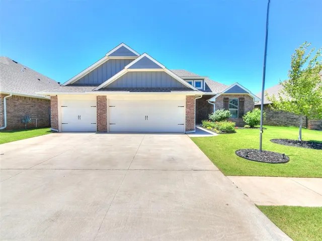 Photo 3 — 3909 Palmetto Trail, Oklahoma City, OK 73179