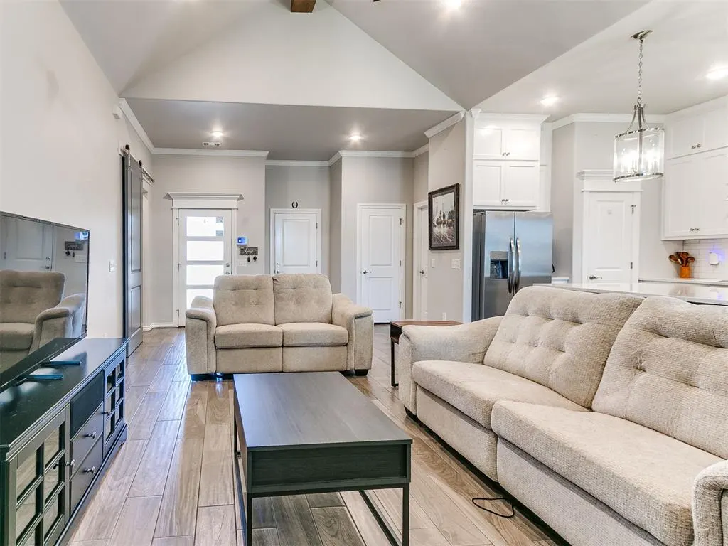 Photo 7 — 3909 Palmetto Trail, Oklahoma City, OK 73179