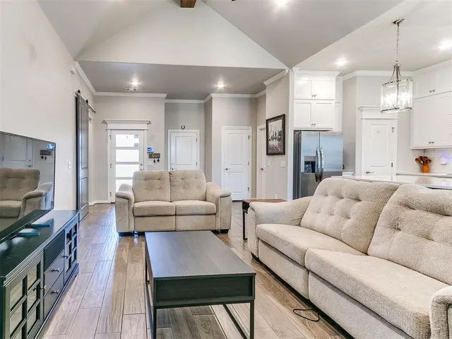 Photo 7 — 3909 Palmetto Trail, Oklahoma City, OK 73179