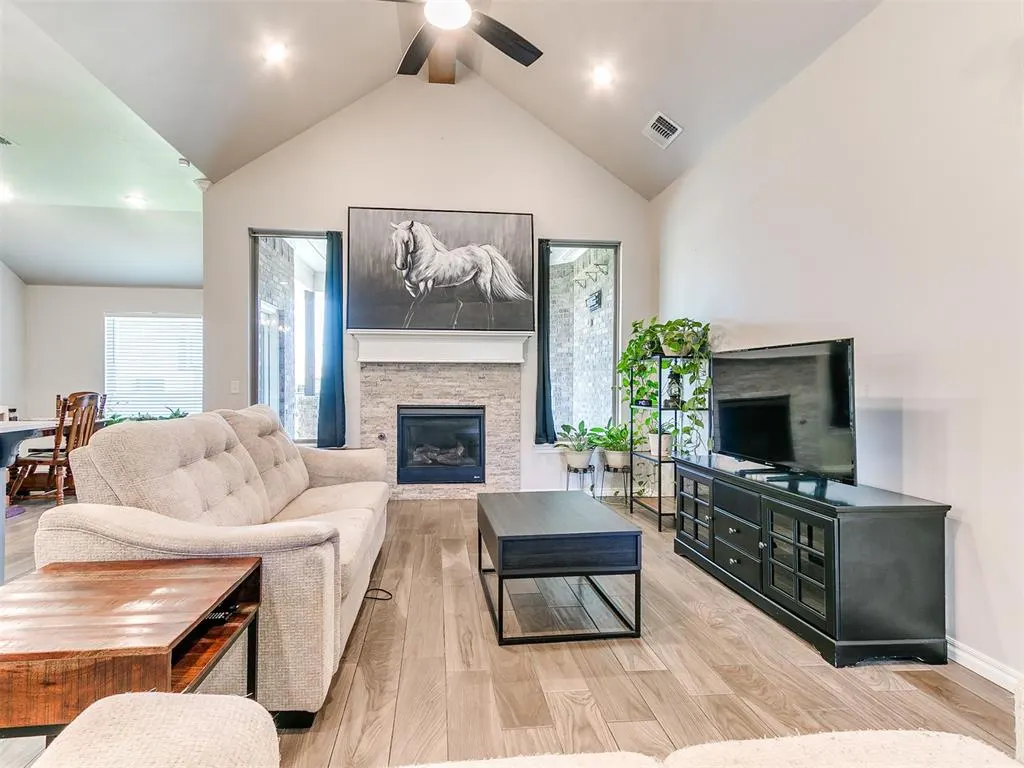 Photo 10 — 3909 Palmetto Trail, Oklahoma City, OK 73179
