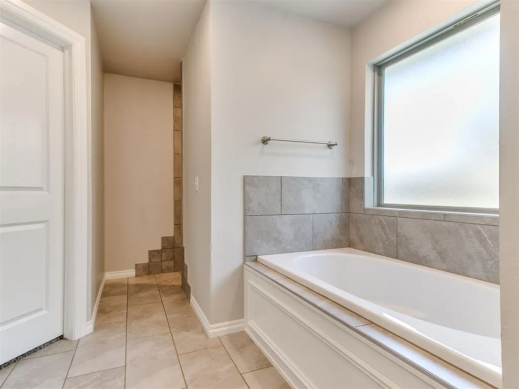 Photo 21 — 3909 Palmetto Trail, Oklahoma City, OK 73179