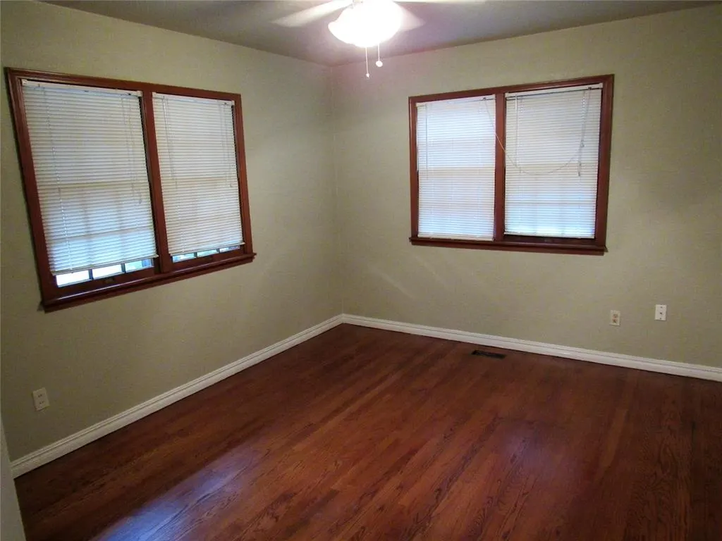 Photo 11 — 9909 Sunnymeade Place, Oklahoma City, OK 73120