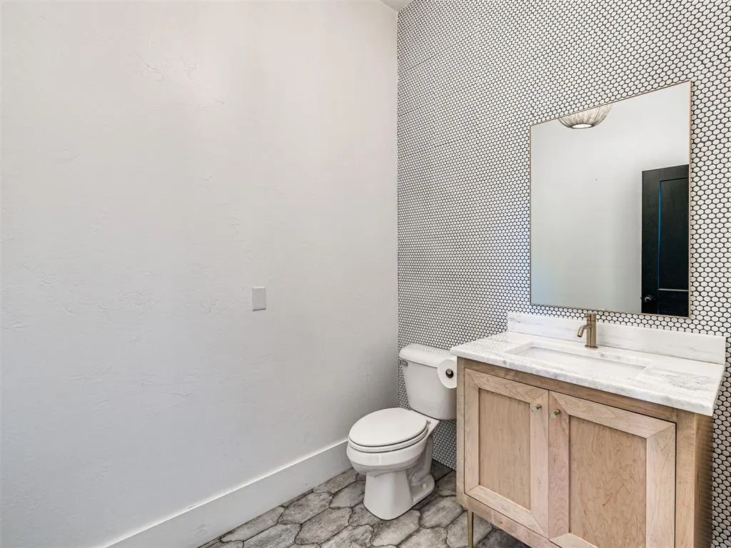 Photo 16 — 10916 NW 26th Street, Yukon, OK 73099