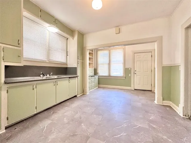 Photo 8 — 327 N Park Avenue, Shawnee, OK 74801
