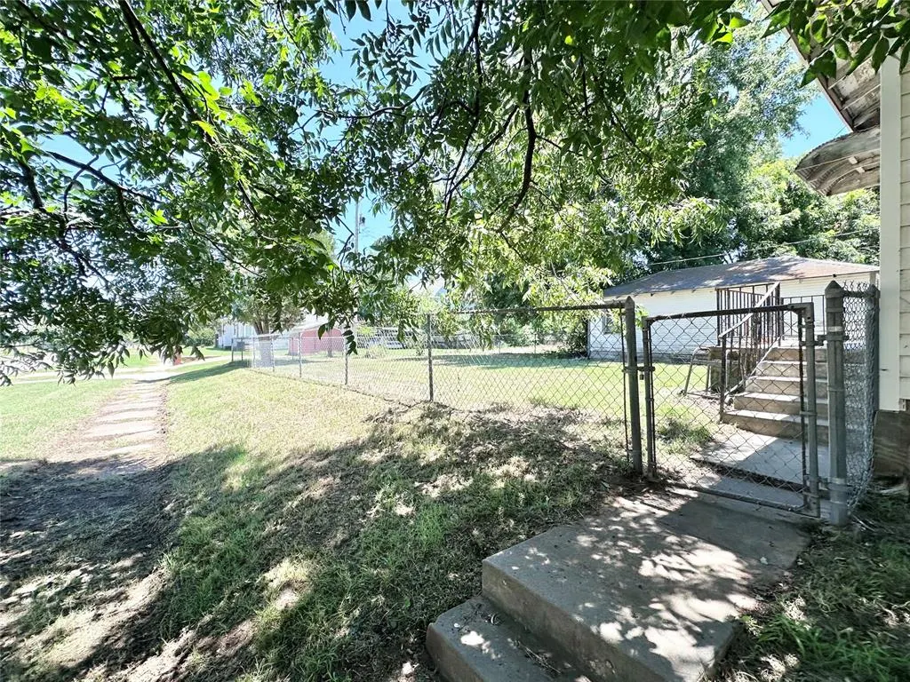 Photo 30 — 327 N Park Avenue, Shawnee, OK 74801