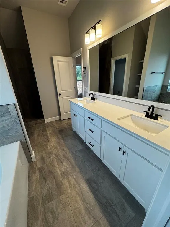 Photo 6 — 1308 Lighthorsemen Way, Choctaw, OK 73020